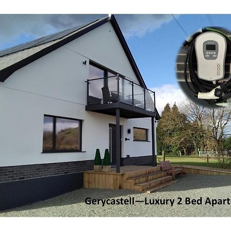 Gerycastell Luxury Holiday Apartment With Stunning Views & Ev Station Point Carmarthen Bagian luar foto