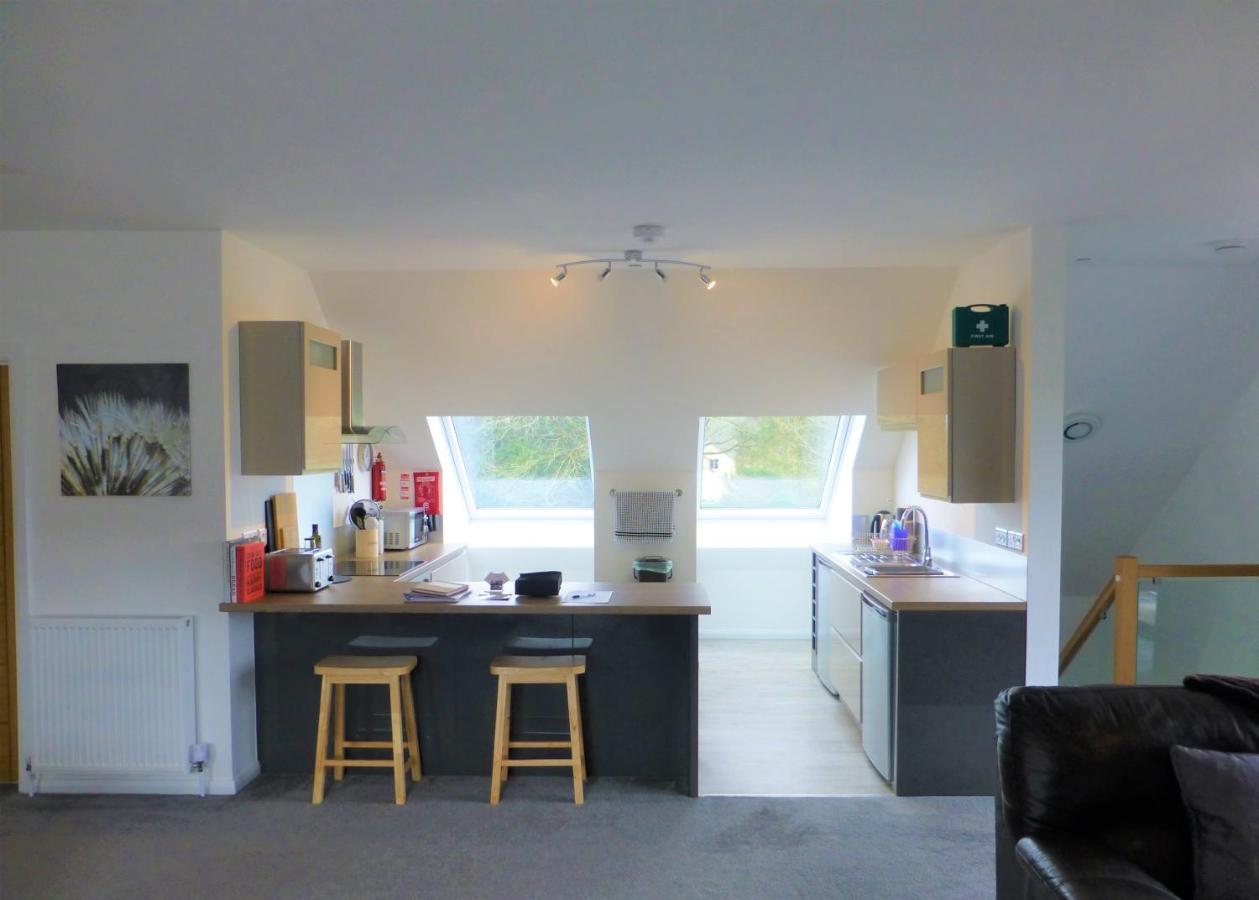 Gerycastell Luxury Holiday Apartment With Stunning Views & Ev Station Point Carmarthen Bagian luar foto