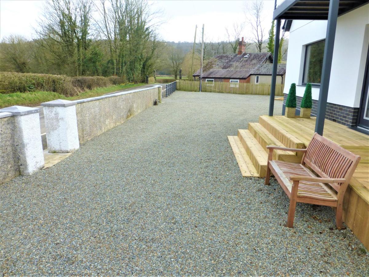 Gerycastell Luxury Holiday Apartment With Stunning Views & Ev Station Point Carmarthen Bagian luar foto