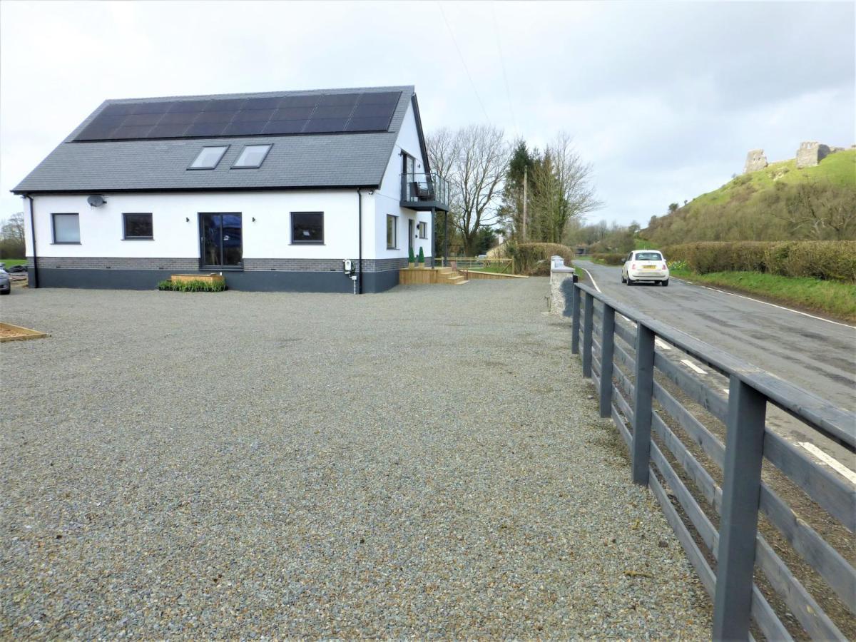 Gerycastell Luxury Holiday Apartment With Stunning Views & Ev Station Point Carmarthen Bagian luar foto