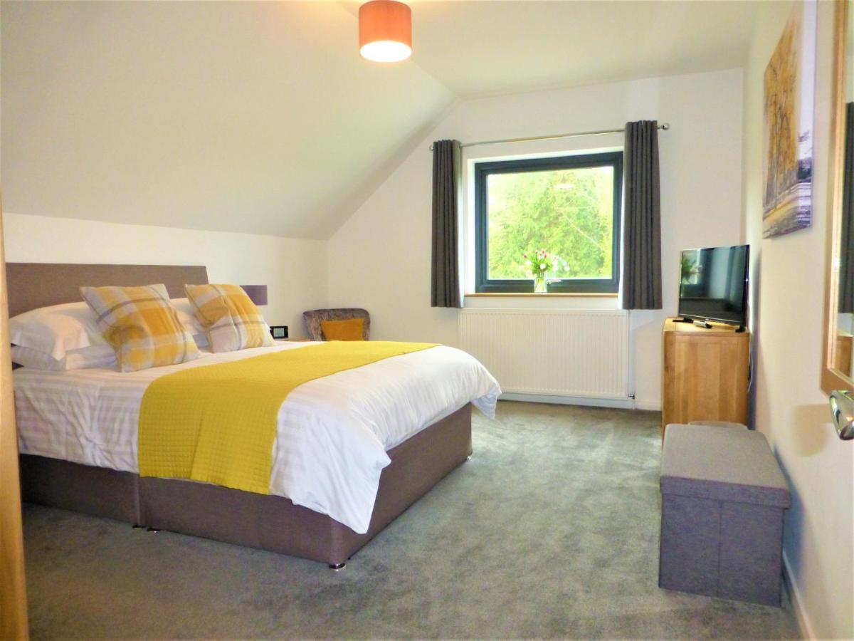 Gerycastell Luxury Holiday Apartment With Stunning Views & Ev Station Point Carmarthen Bagian luar foto