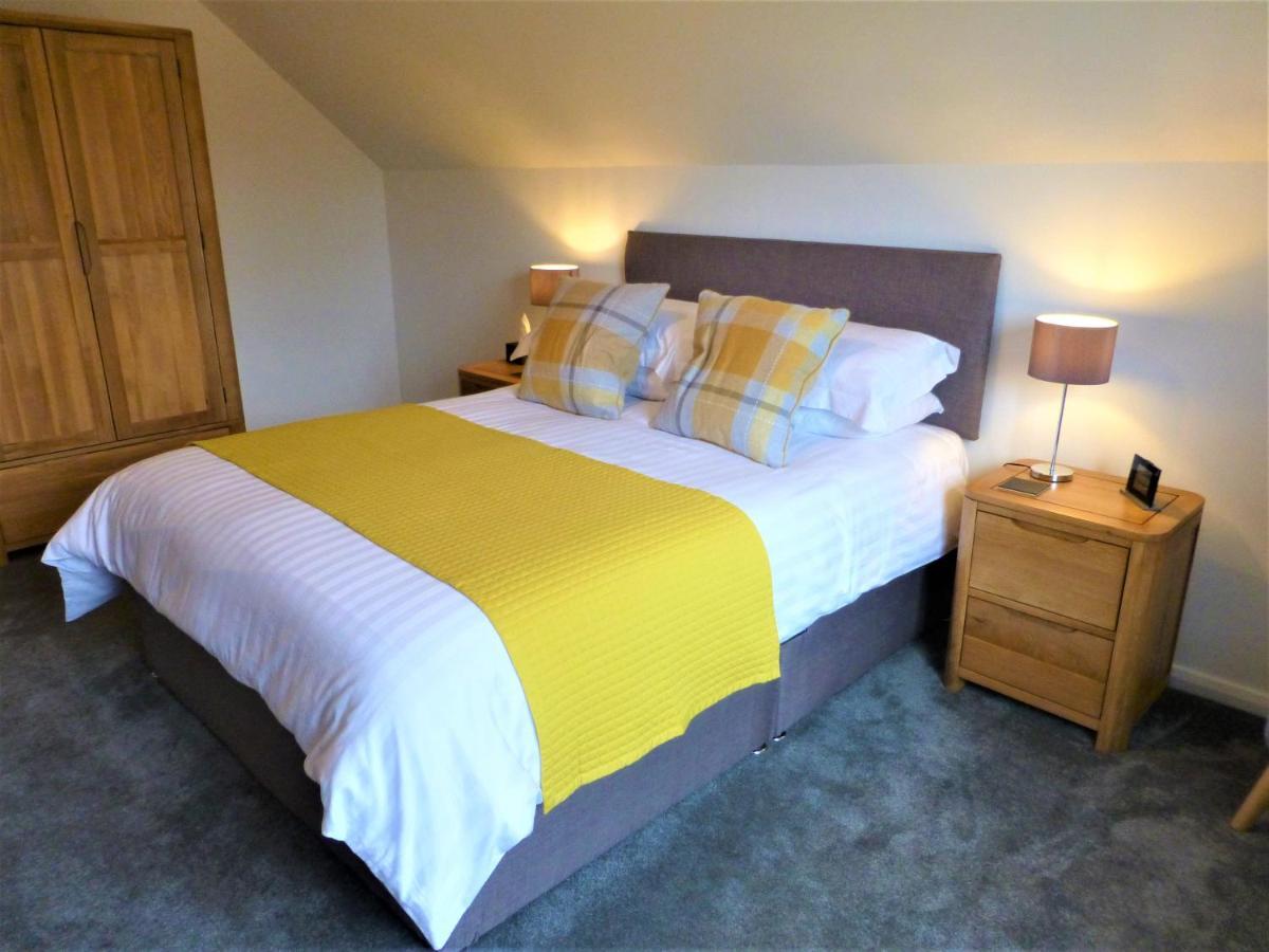 Gerycastell Luxury Holiday Apartment With Stunning Views & Ev Station Point Carmarthen Bagian luar foto