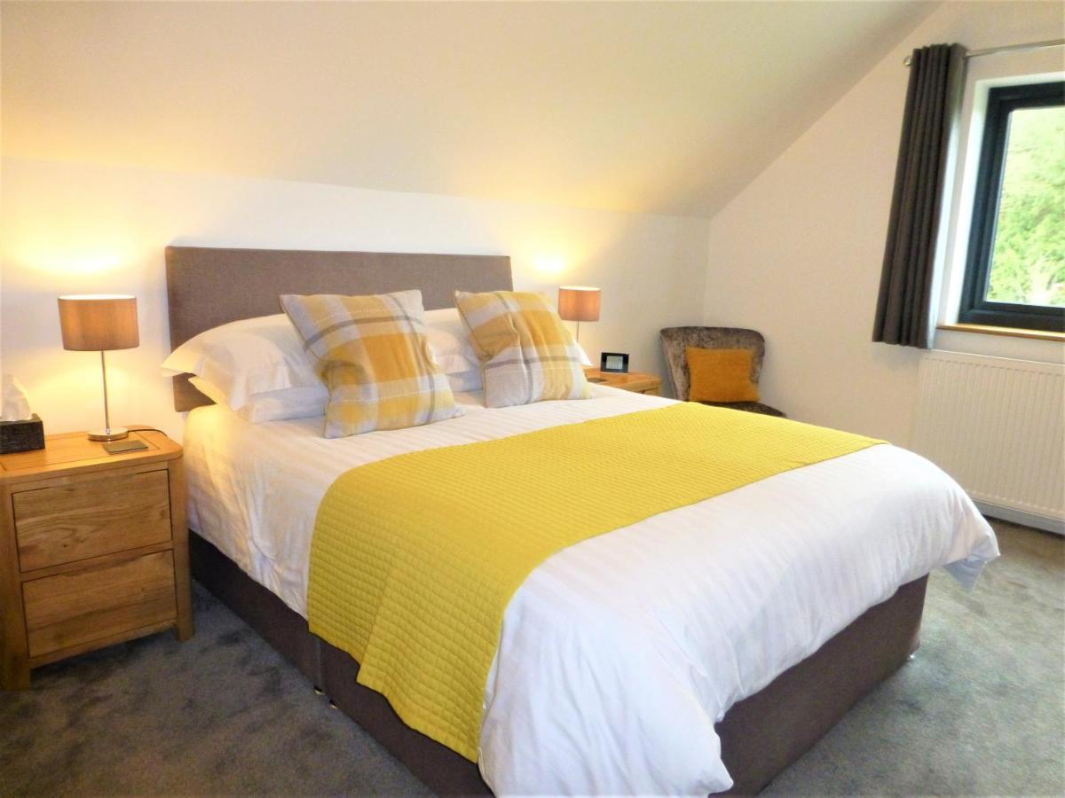 Gerycastell Luxury Holiday Apartment With Stunning Views & Ev Station Point Carmarthen Bagian luar foto
