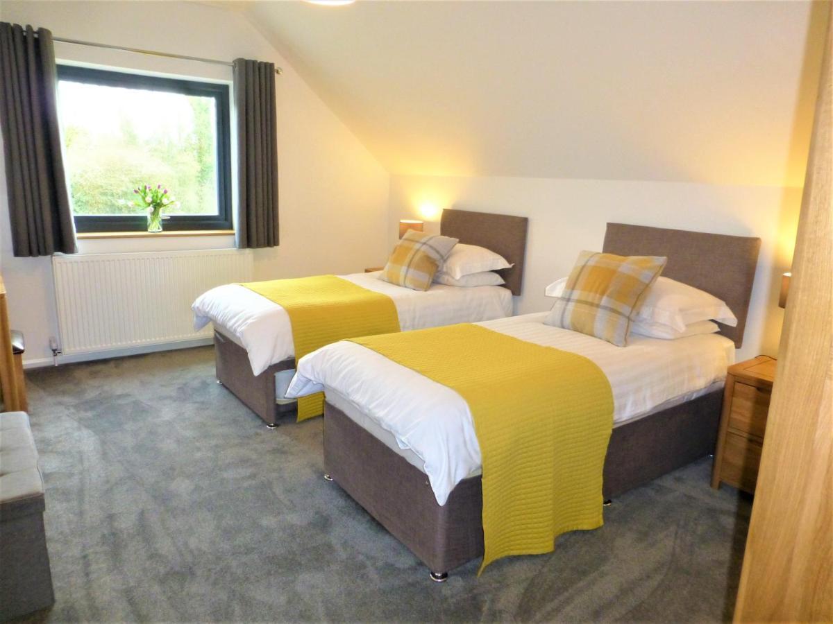 Gerycastell Luxury Holiday Apartment With Stunning Views & Ev Station Point Carmarthen Bagian luar foto